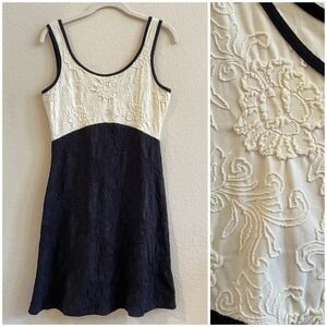 Vintage Y2K Caché‎ Mini Dress Stretchy Textured Floral Black and White Size M
